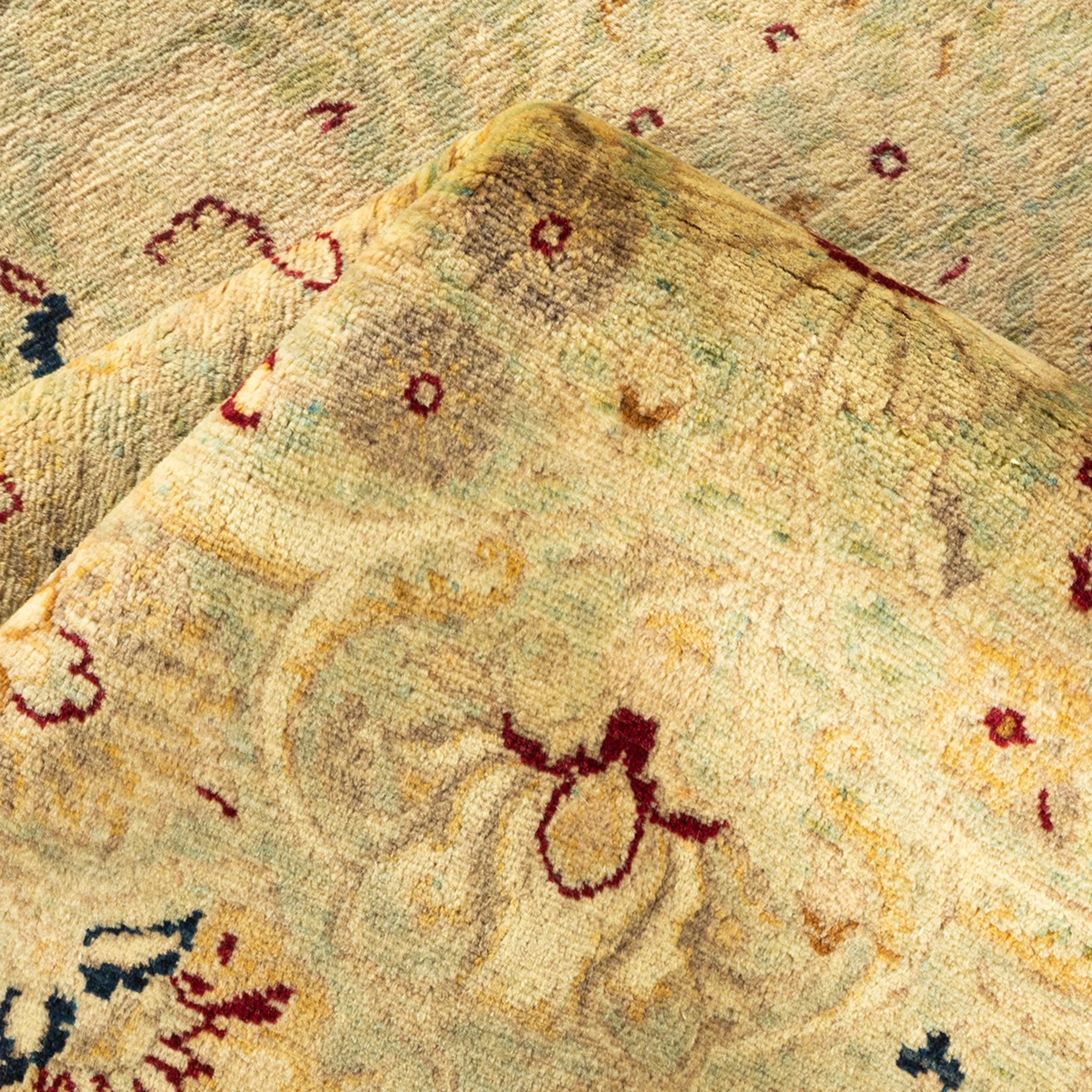 Beige Traditional Wool Rug - 6'1" x 8'10"