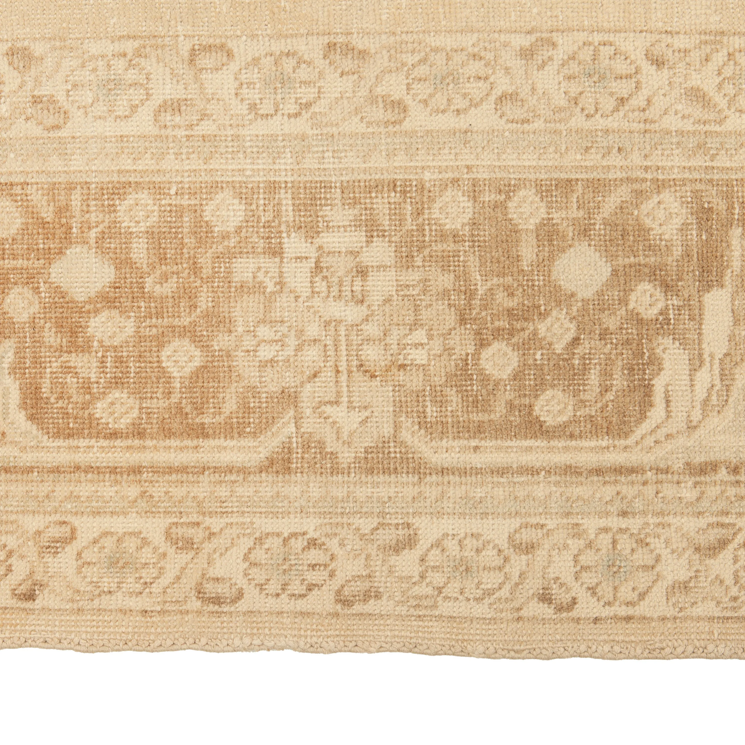 Beige Traditional Wool Rug - 9'7" x 13'