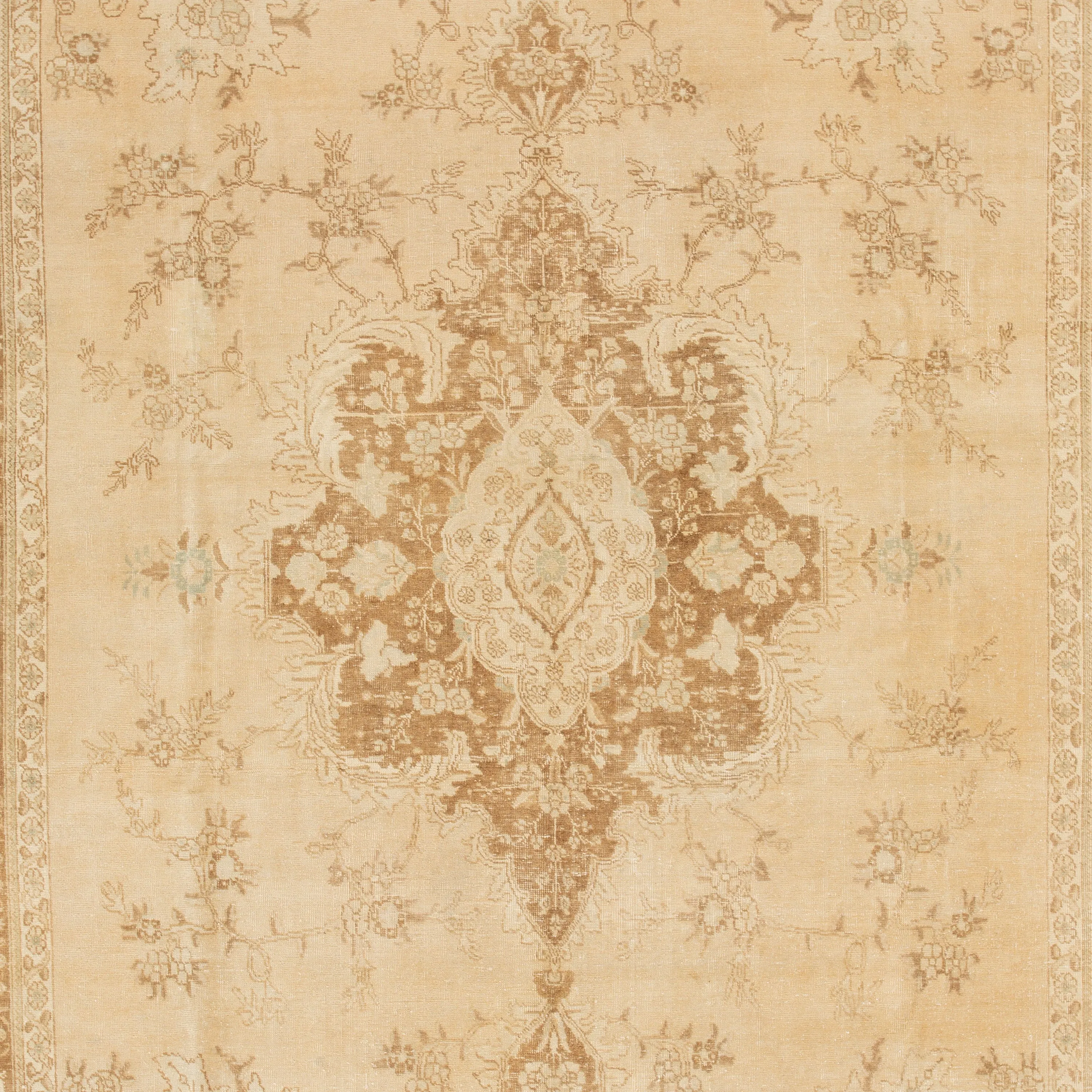 Beige Traditional Wool Rug - 9'7" x 13'