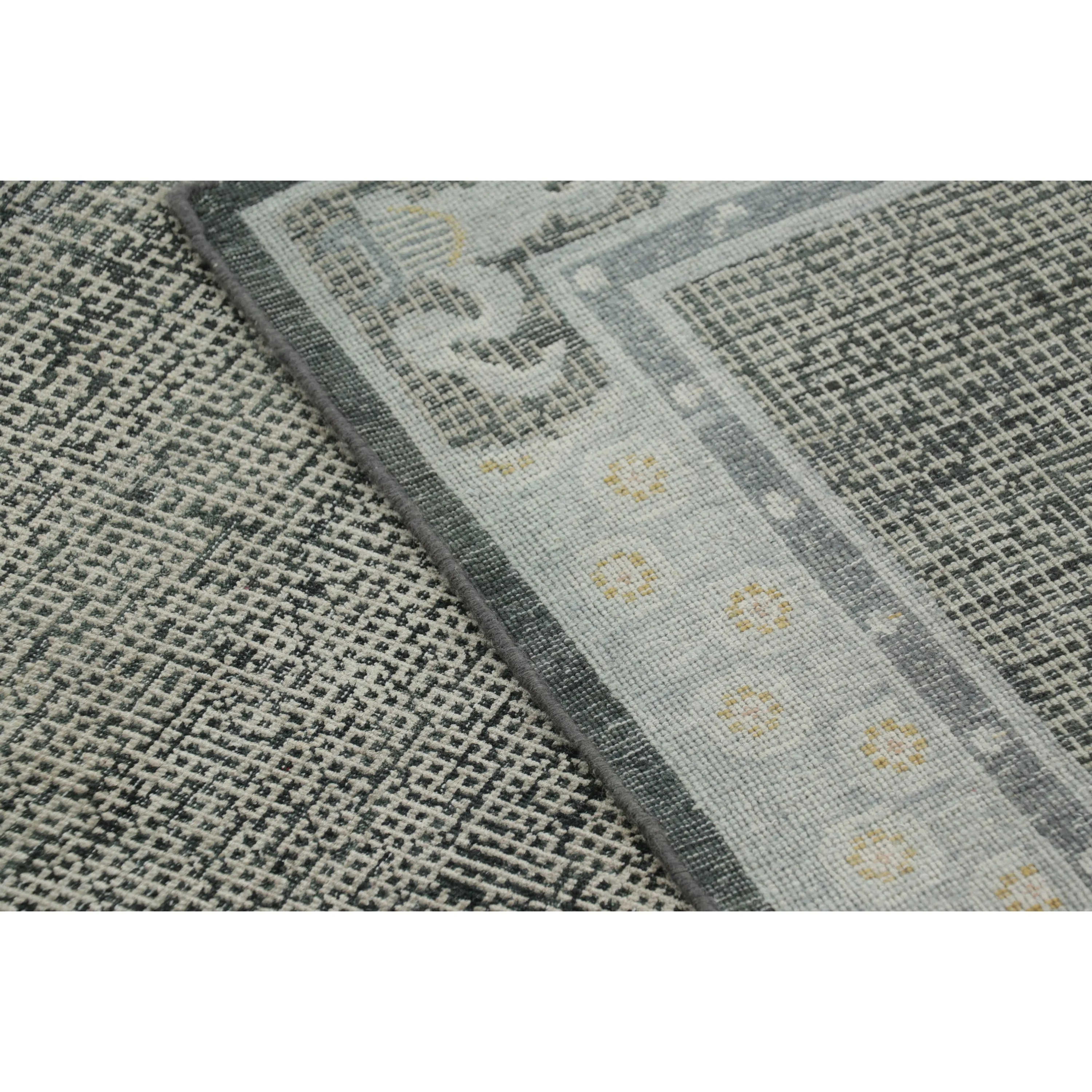Grey Traditional Wool Silk Rug - 8'1" x 10'1"