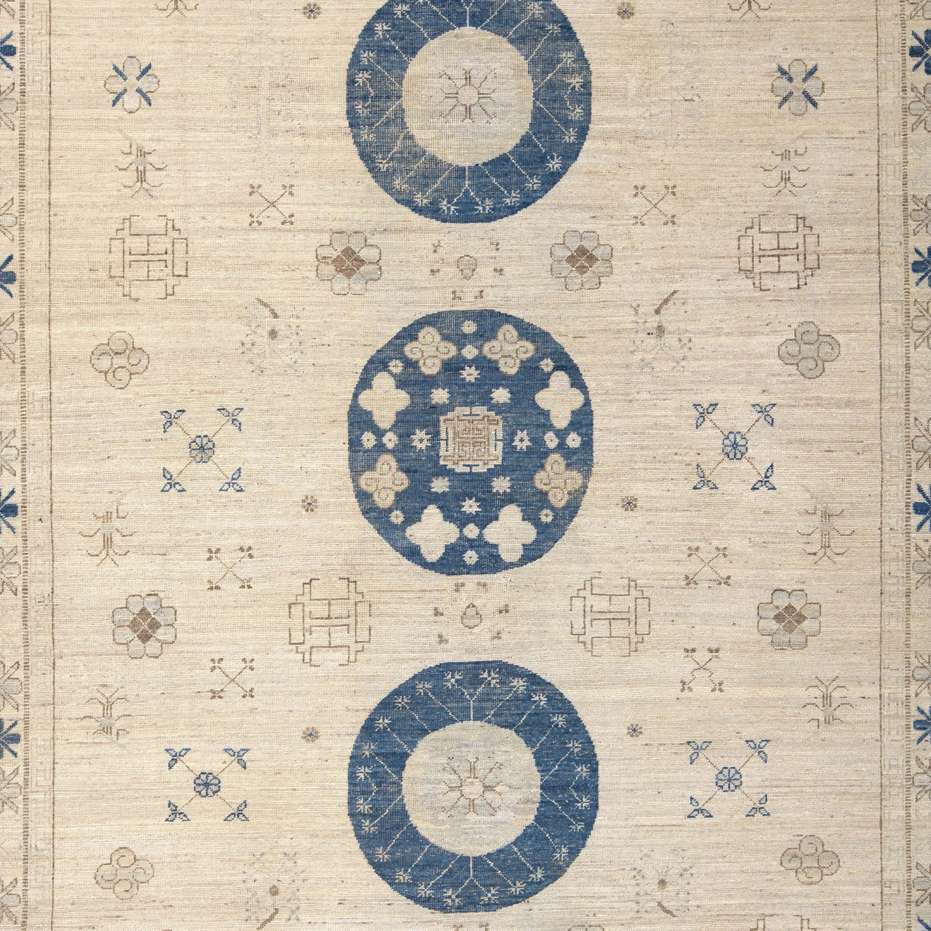 Ivory Blue Traditional Wool Rug - 9'11" x 14'11"