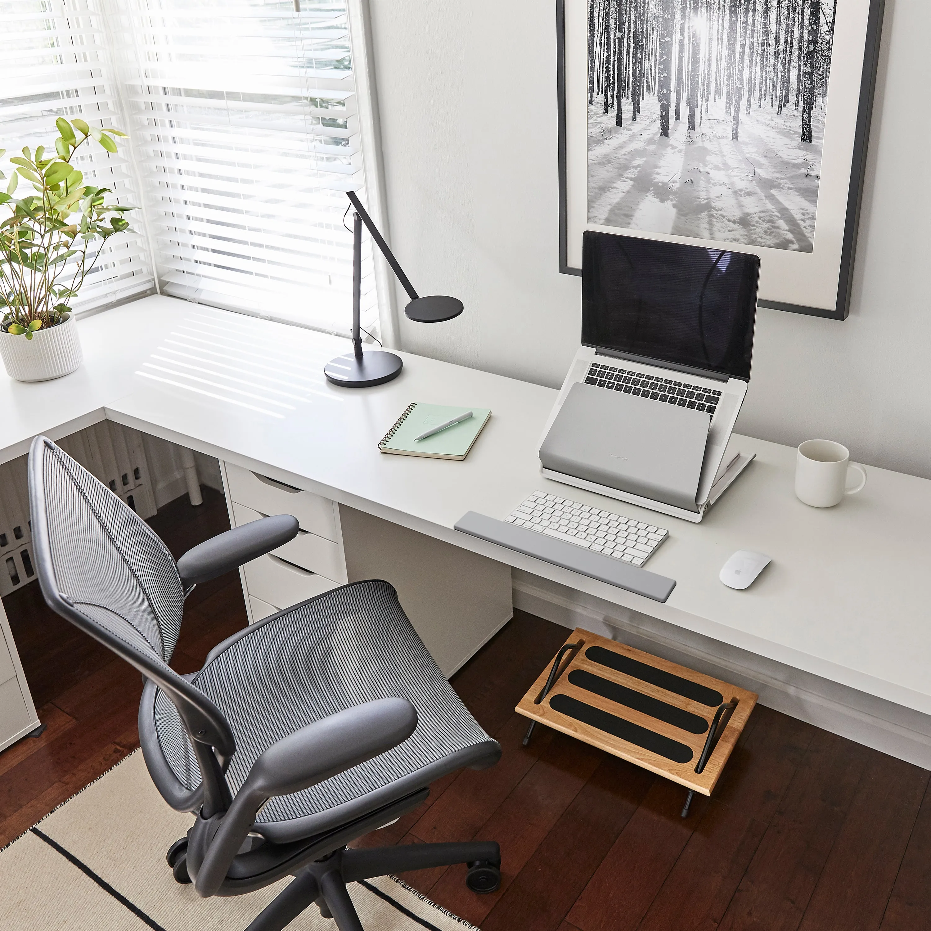 L6 Laptop Holder