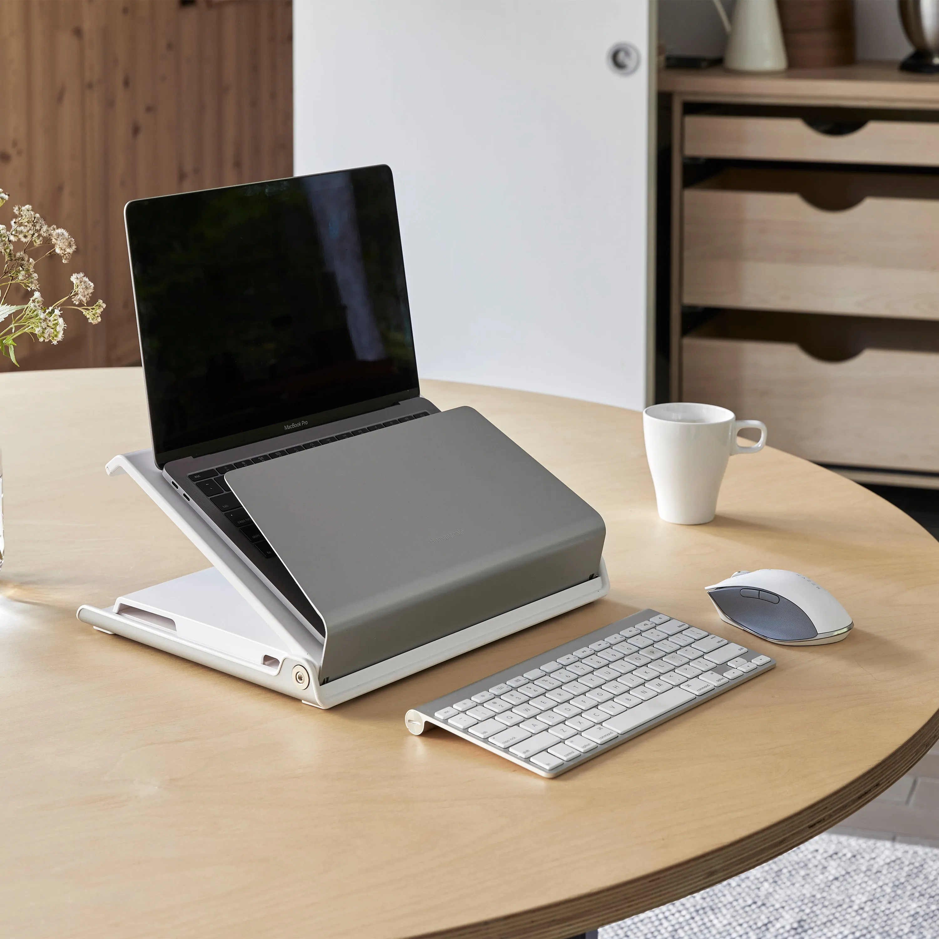 L6 Laptop Holder