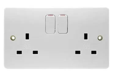 MK K2747WHI Double Pole Socket