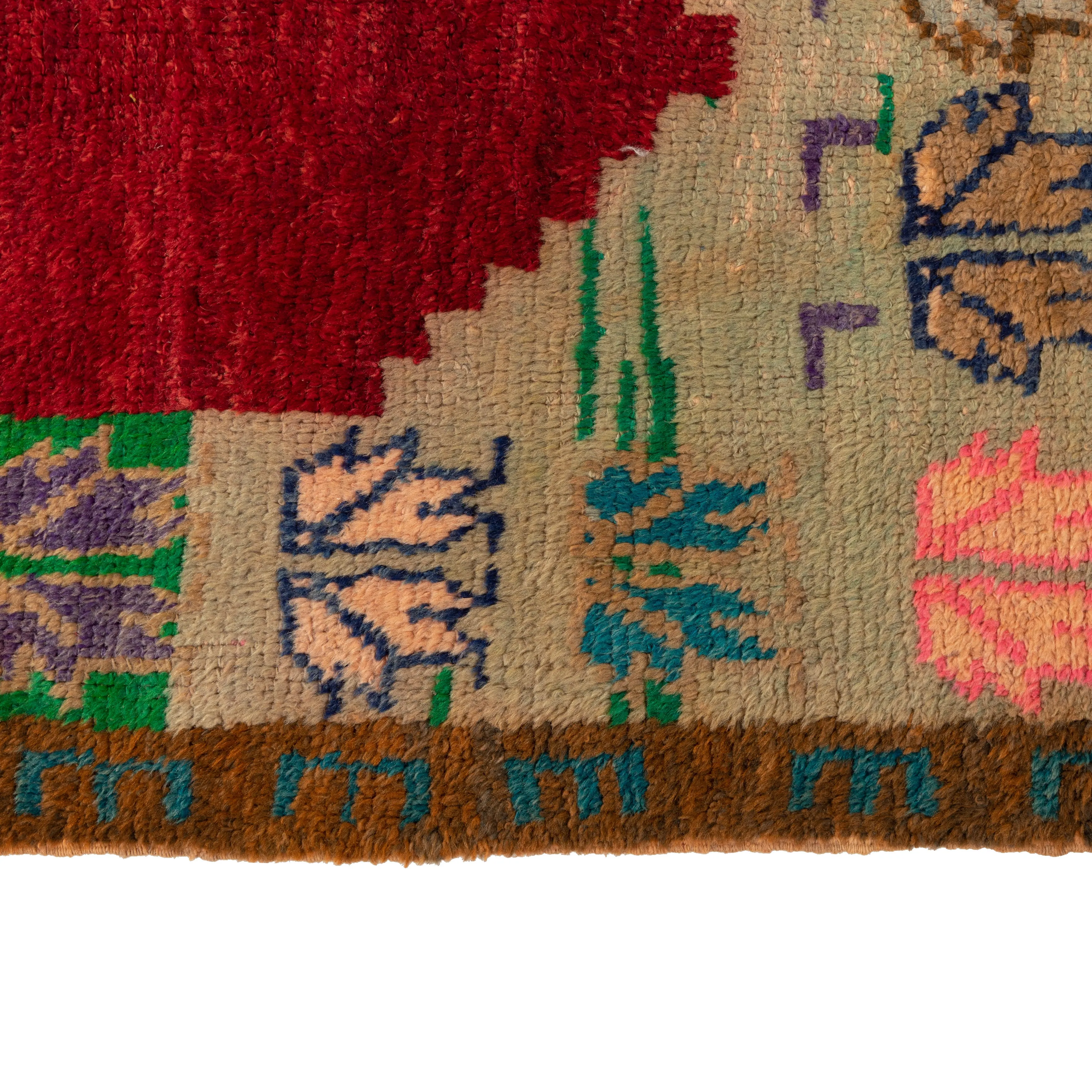 Multicolored Traditional Wool Rug - 3'4" x 4'9"