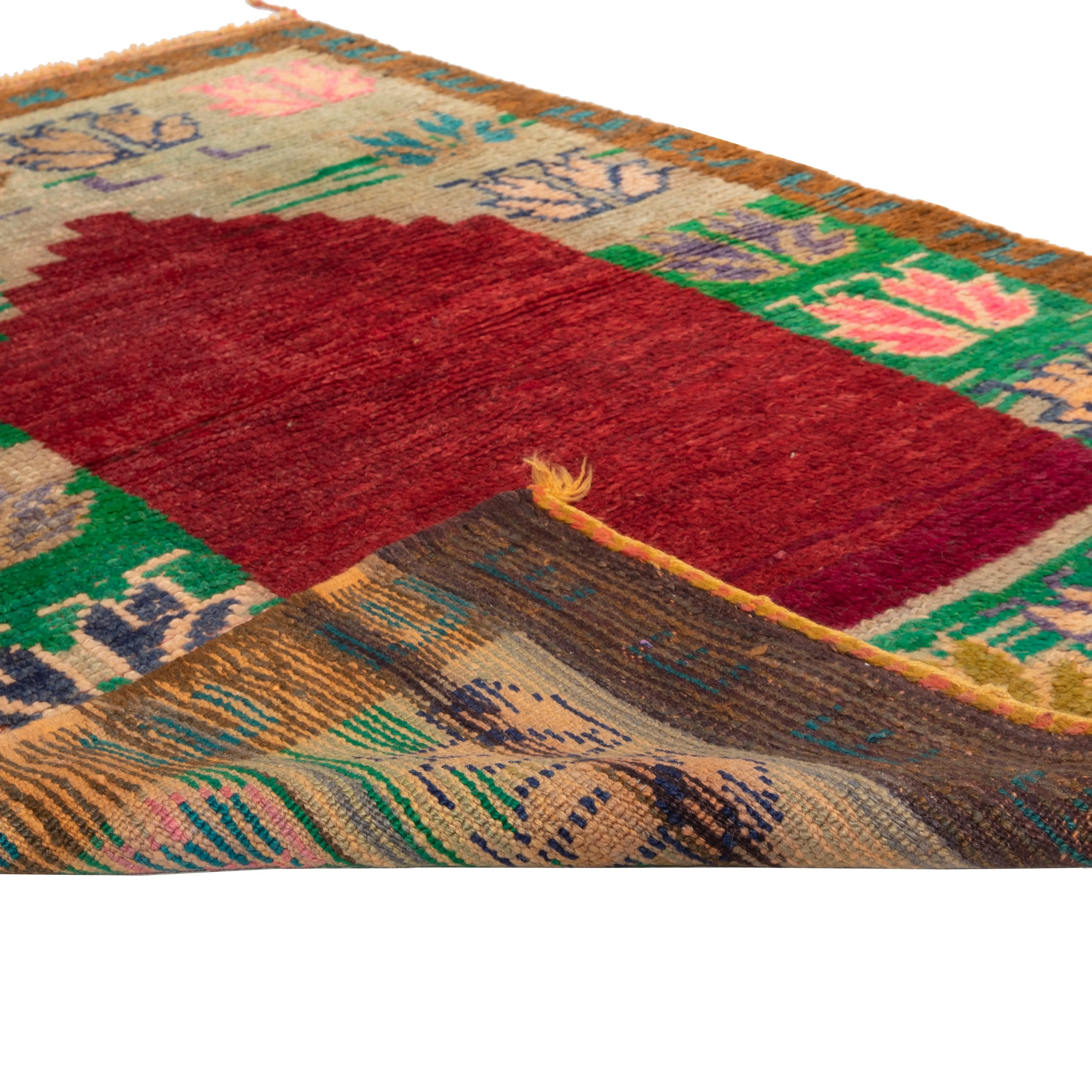 Multicolored Traditional Wool Rug - 3'4" x 4'9"