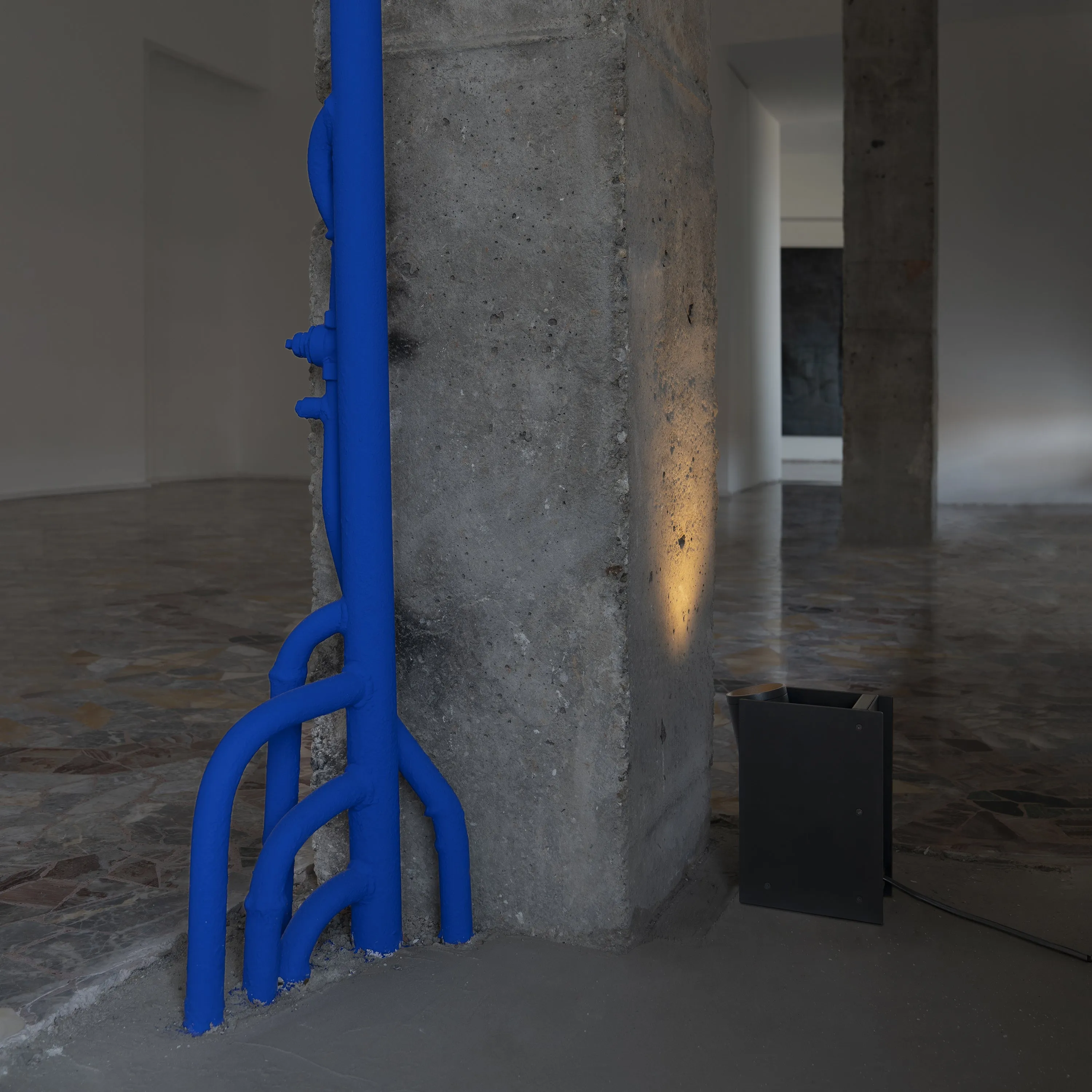 Plint LED Floor Lamp
