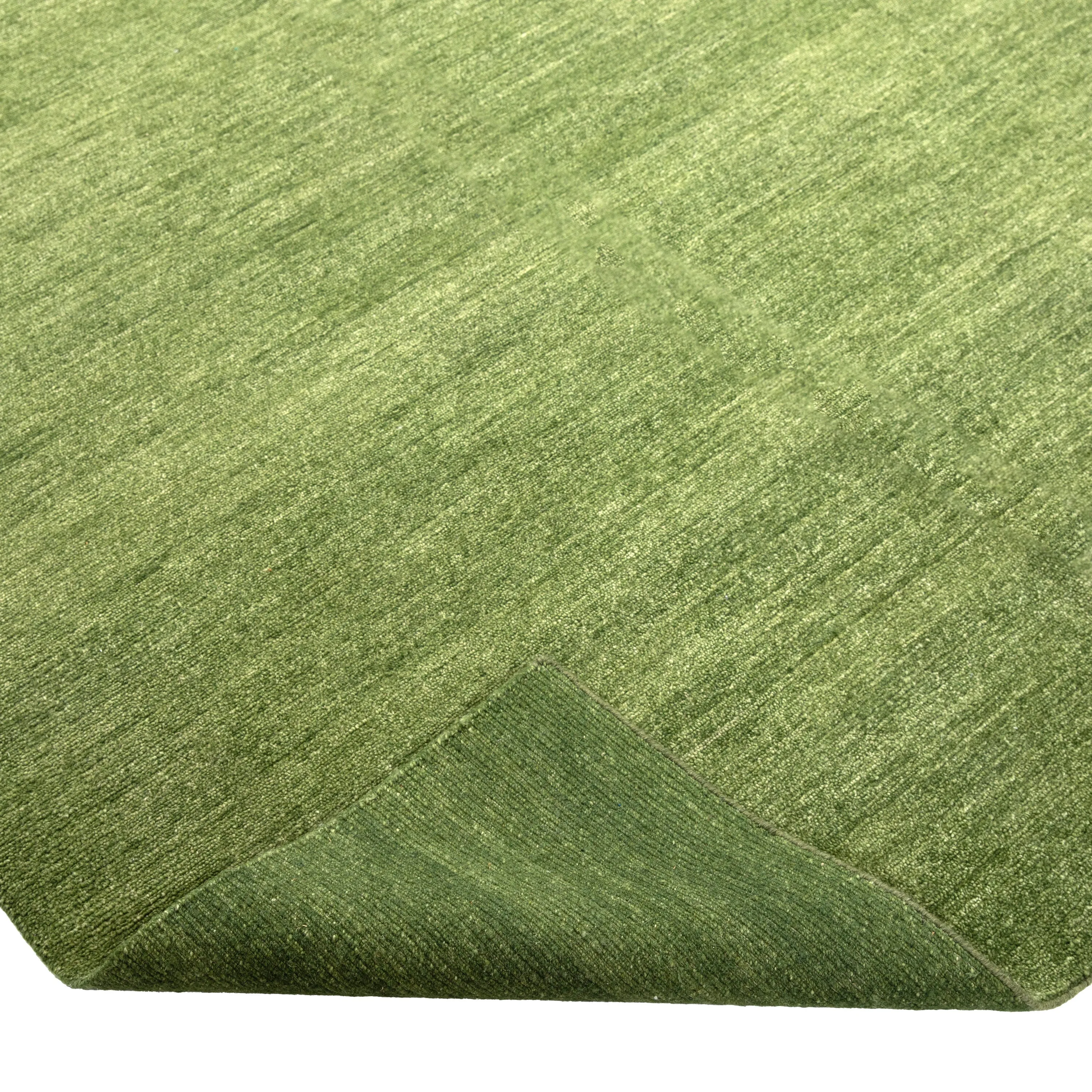 Solid Tibetan Wool Rug - 6' x 9'