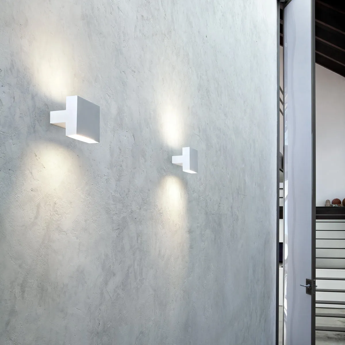 Tight Wall / Ceiling Light